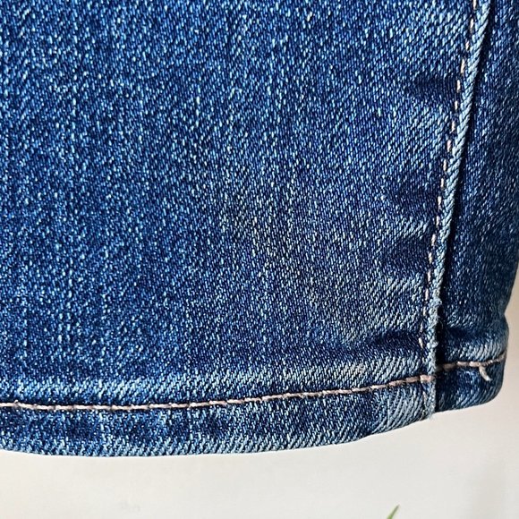 Gently Worn GAP 1969 Women's Real Straight Jeans Medium Denim Blue Wash Stretch - Picture 12 of 12